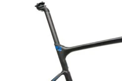 Giant Defy Advanced Pro 0 Med/Large Frameset - 2015 -Giant FRD10761 DD 06 scaled