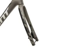 Giant Defy Advanced 2 Small Frameset - 2019 14 Giant Defy Advanced 2 Small Frameset - 2019 -Giant FRD11644 PH2 06 scaled