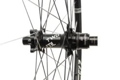Giant XCR1 Carbon Tubeless 27.5" Wheelset -Giant WMT11758 PH2 03 scaled