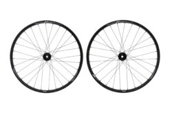 Giant Pam-2 Aluminum Tubeless 27.5" Wheelset