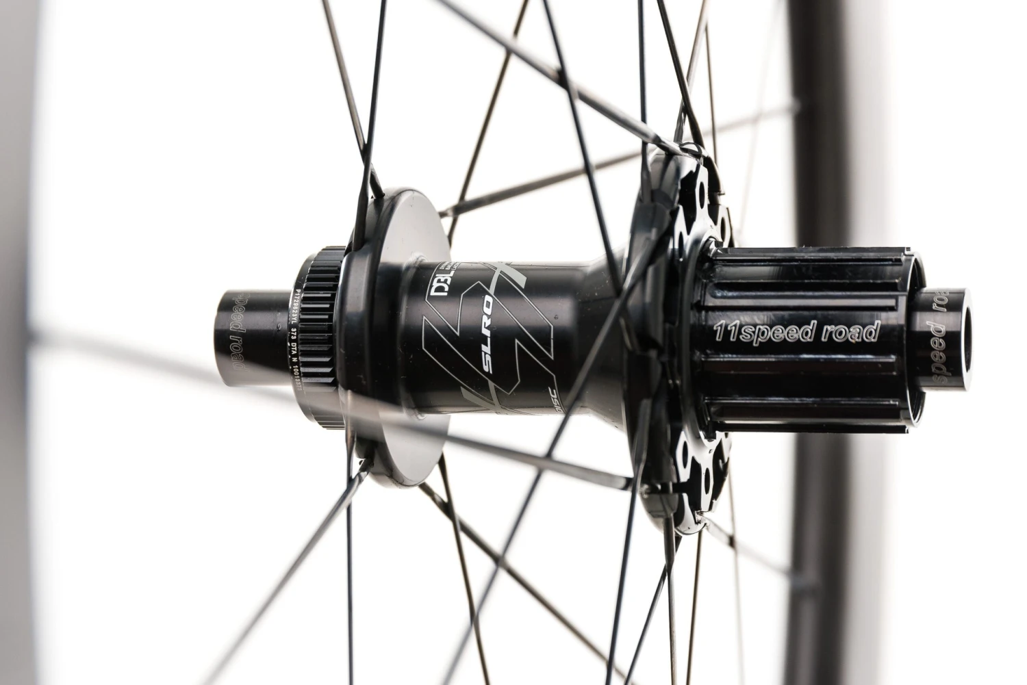 Giant SLR 0 42/66mm Disc Carbon Clincher 700c Wheelset 3 Giant SLR 0 42/66mm Disc Carbon Clincher 700c Wheelset - Image 3