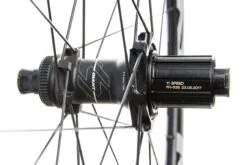 Giant SLR 1 Disc Carbon 700c Tubeless Wheelset -Giant WRD11568 RJ 04 scaled