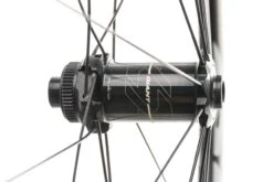 Giant SLR1 30mm Disc Carbon Tubeless 700c Wheelset -Giant WRD12888 MJ 04 scaled