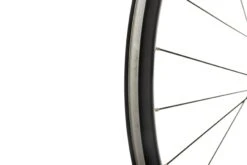 Giant PR-2 Disc Alloy Clincher 700c Front Wheel -Giant WRD13754 PH2 04 scaled