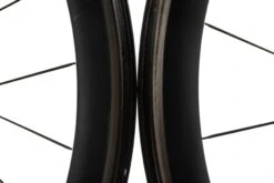 Giant SLR 1 55m Aero Carbon Tubeless 700c Wheelset -Giant WRD14861 PH2 05 scaled