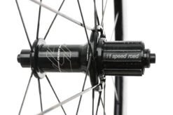 Giant SLR Aero Carbon Tubeless 700c Rear Wheel -Giant WRD15278 PH1 03 scaled