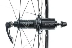 Giant SLR 1 30mm Carbon Tubeless 700c Wheelset -Giant WRD16398 PH2 03 scaled