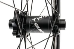 Giant CXR 1 Disc Carbon Tubeless 700C Wheelset -Giant WRD16676 PH3 04 scaled