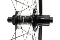 Giant SLR 0 Disc 42mm Carbon Tubeless 700c Wheelset 10 Giant SLR 0 Disc 42mm Carbon Tubeless 700c Wheelset -Giant WRD17115 PH3 13 scaled