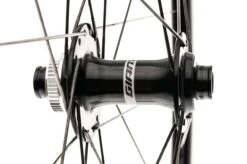 Giant SLR 2 42 Disc Carbon Tubeless 700c Wheelset -Giant WRD17432 PH3 04 scaled