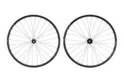Giant PX-2 Disc Aluminum Tubeless 700c Wheelset
