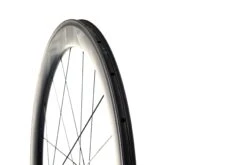 Giant SLR 1 Aero Carbon Tubeless 700c Rear Wheel -Giant WRD17950 PH3 04 scaled