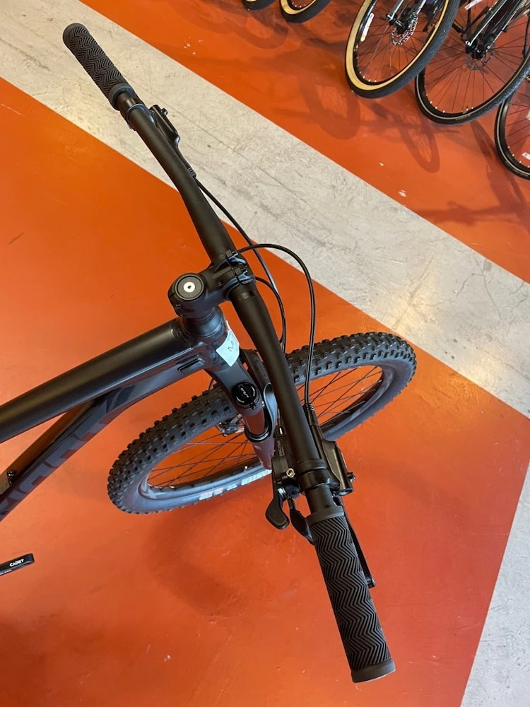 Giant We Ship! Stance 29 2(Crest Fork) - Gunmetal Black 2021 10 Giant We Ship! Stance 29 2(Crest Fork) - Gunmetal Black 2021 - Image 10