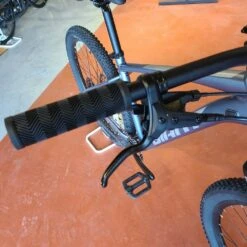 Giant We Ship! Talon 2-GU - Knight Shield 2022 -Giant spCLXRiES38NbMCEIIYyW2Psw